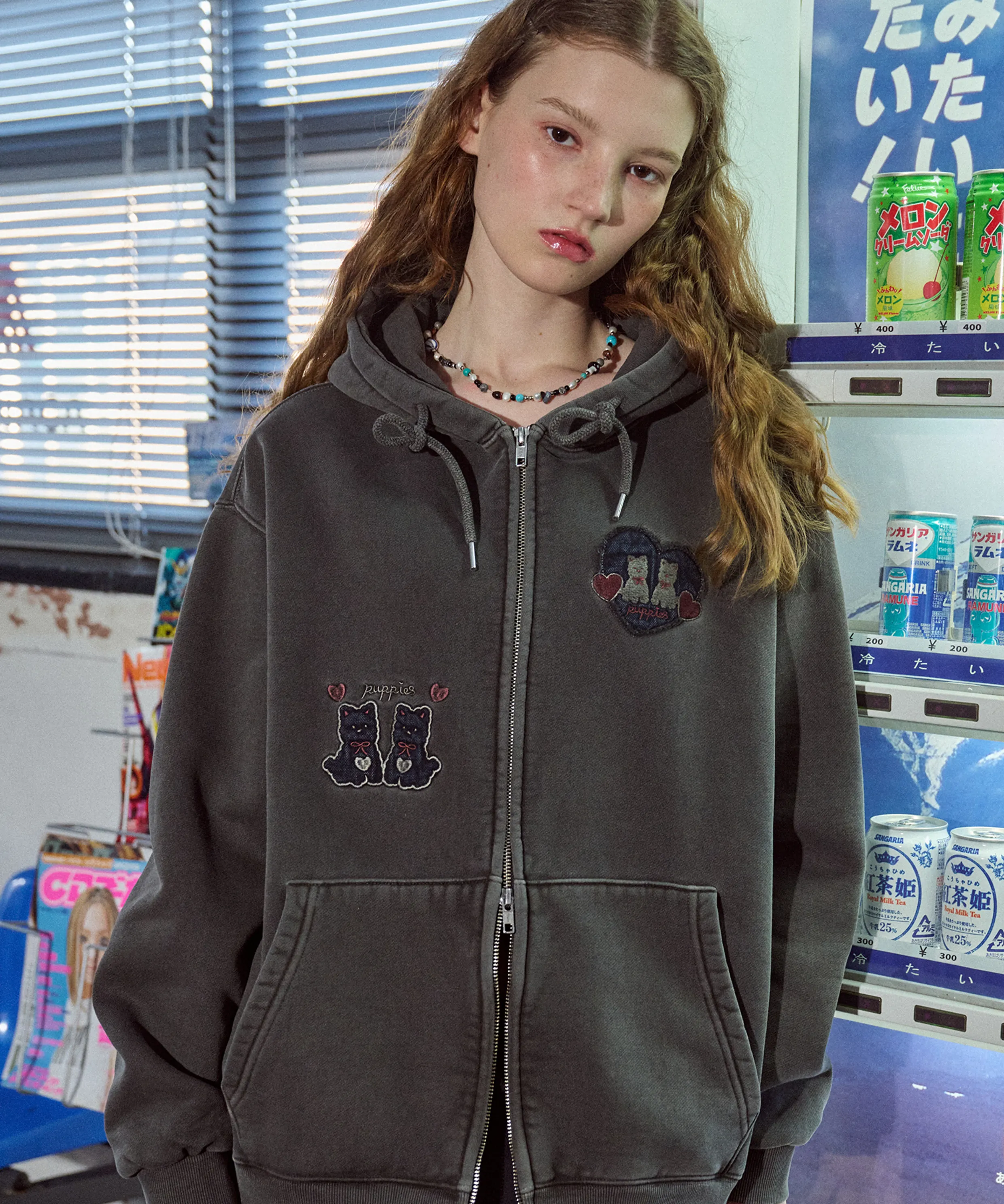 [2-WAY] Heart Puppy Patch Hooded Zip-Up Smoke Black