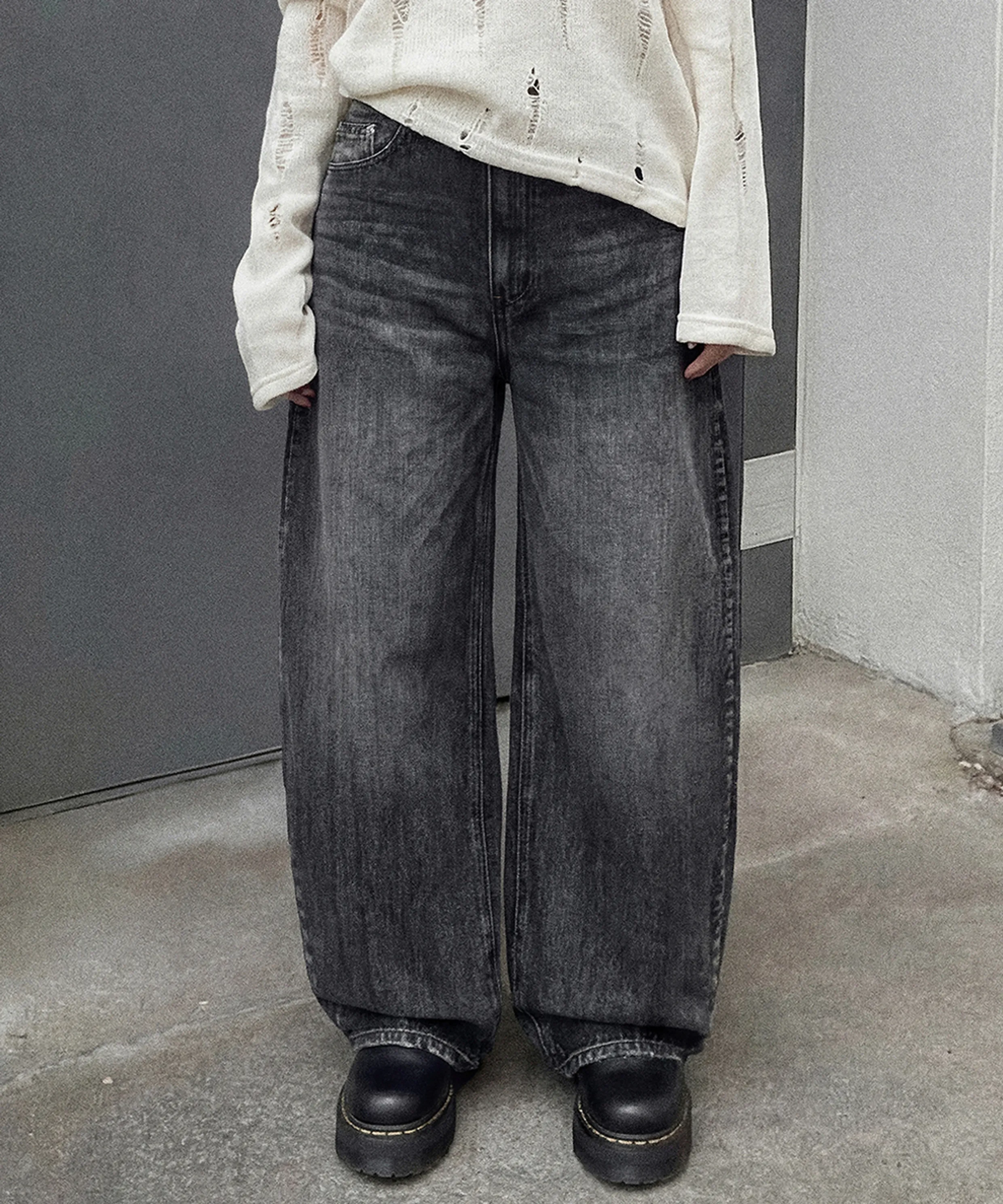 Nive Curved Denim Pants (Black Denim)