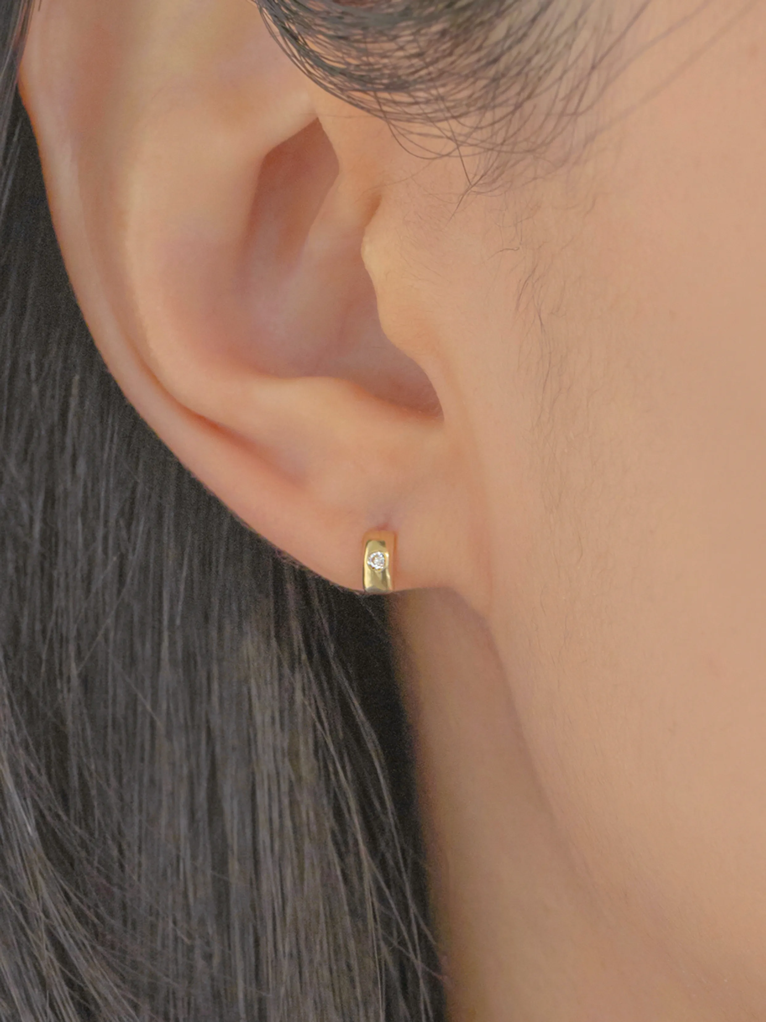 [14K gold] Simple cubic earring