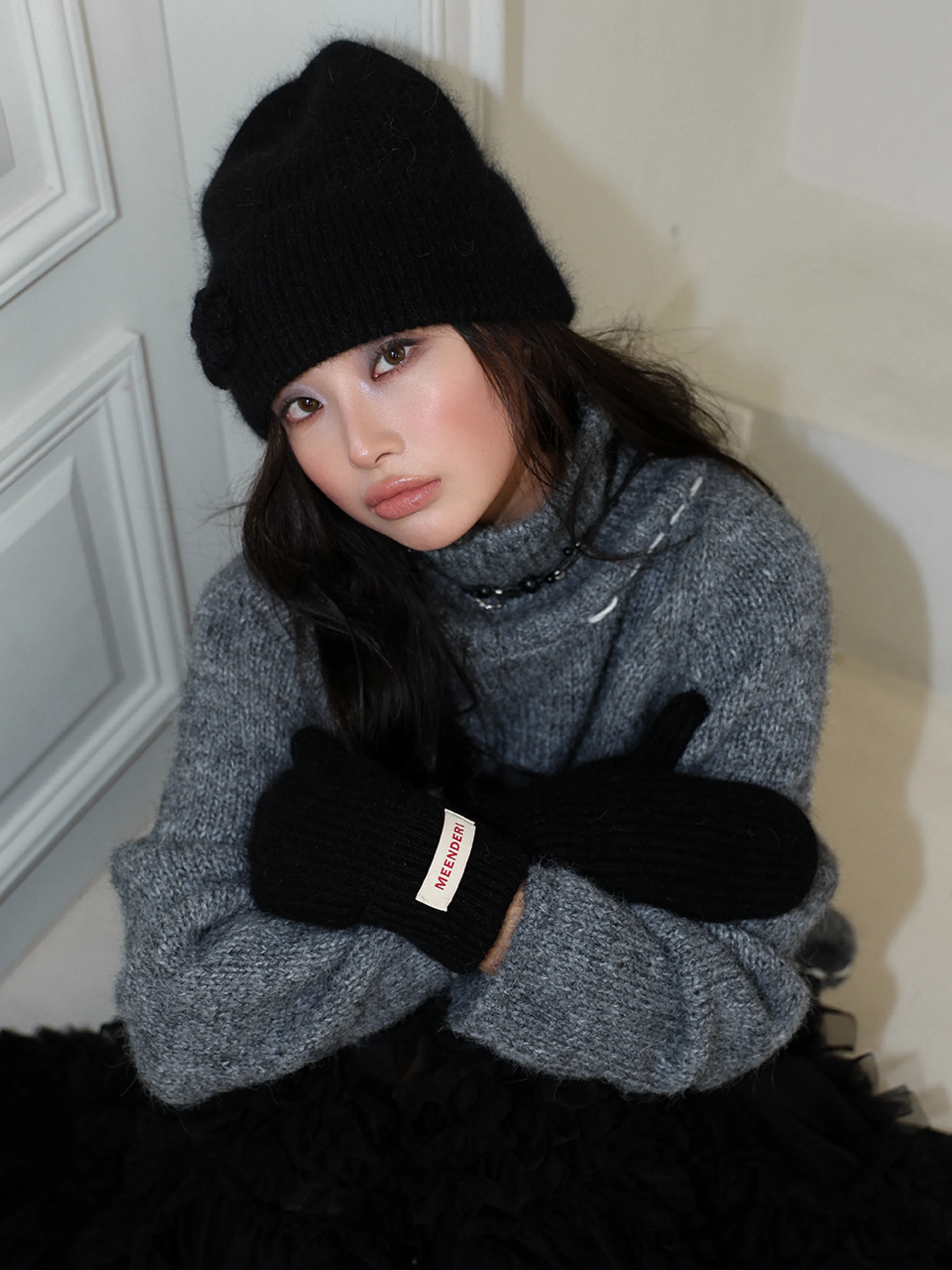FLOWER FLAKE ANGORA BEANIE - BLACK