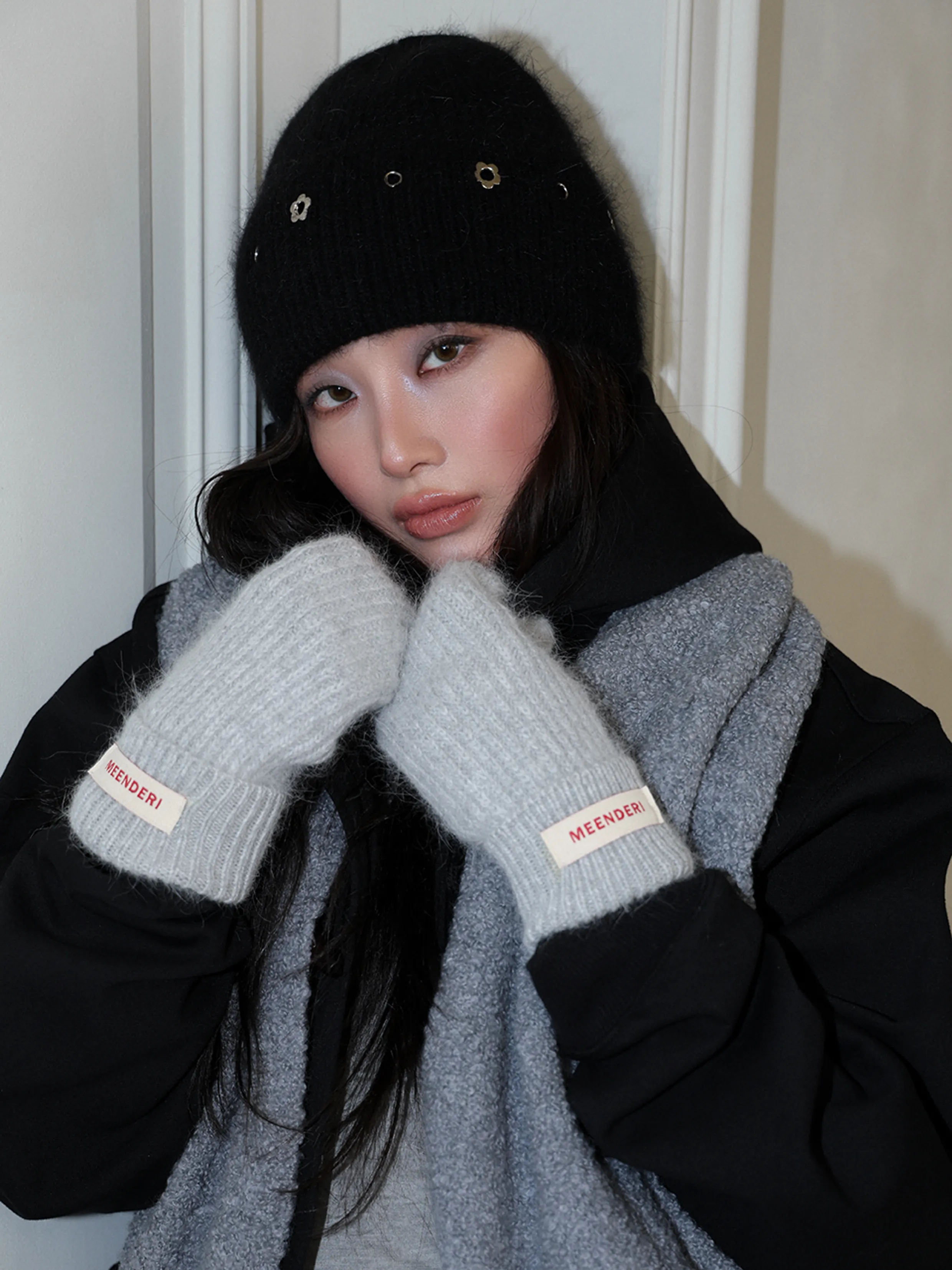 MEENDERI LOGO ANGORA GLOVES - GREY