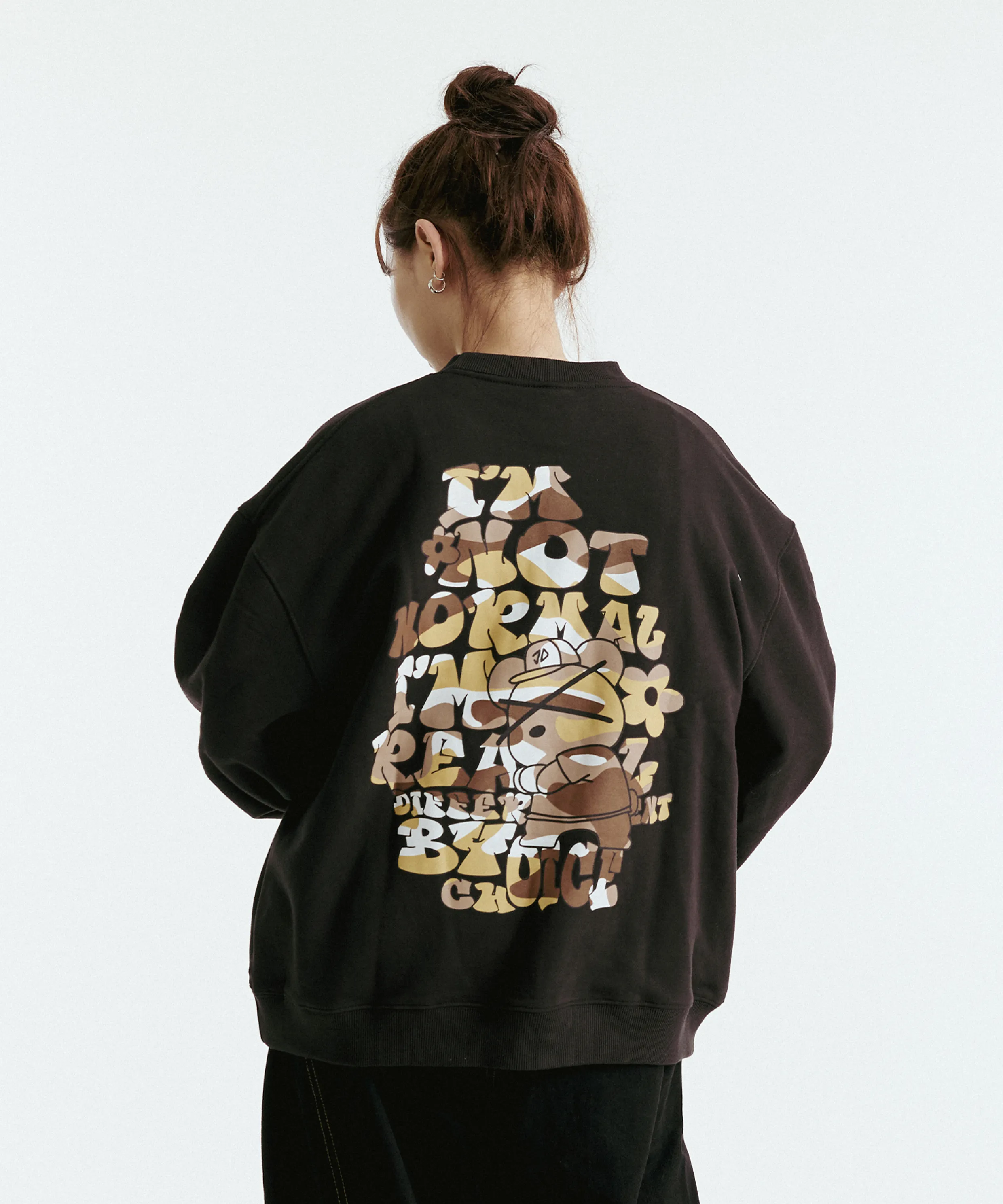 Plastic Bear Sweatshirt (Black) 3 Plastic Bear Sweatshirt (Black)