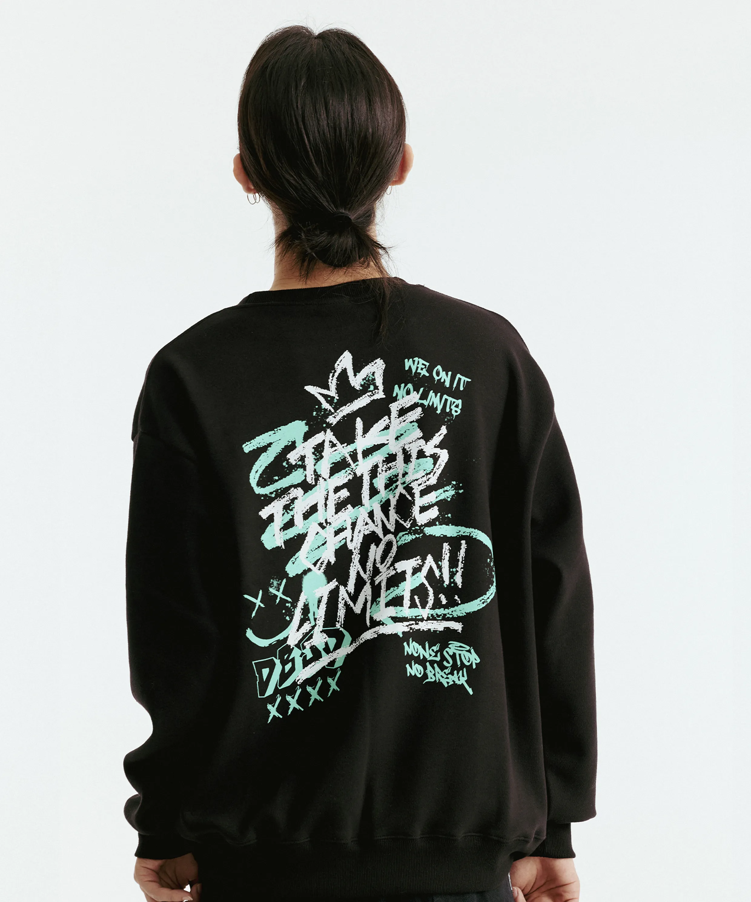 Plastic Bear Sweatshirt (Black) 6 Plastic Bear Sweatshirt (Black)