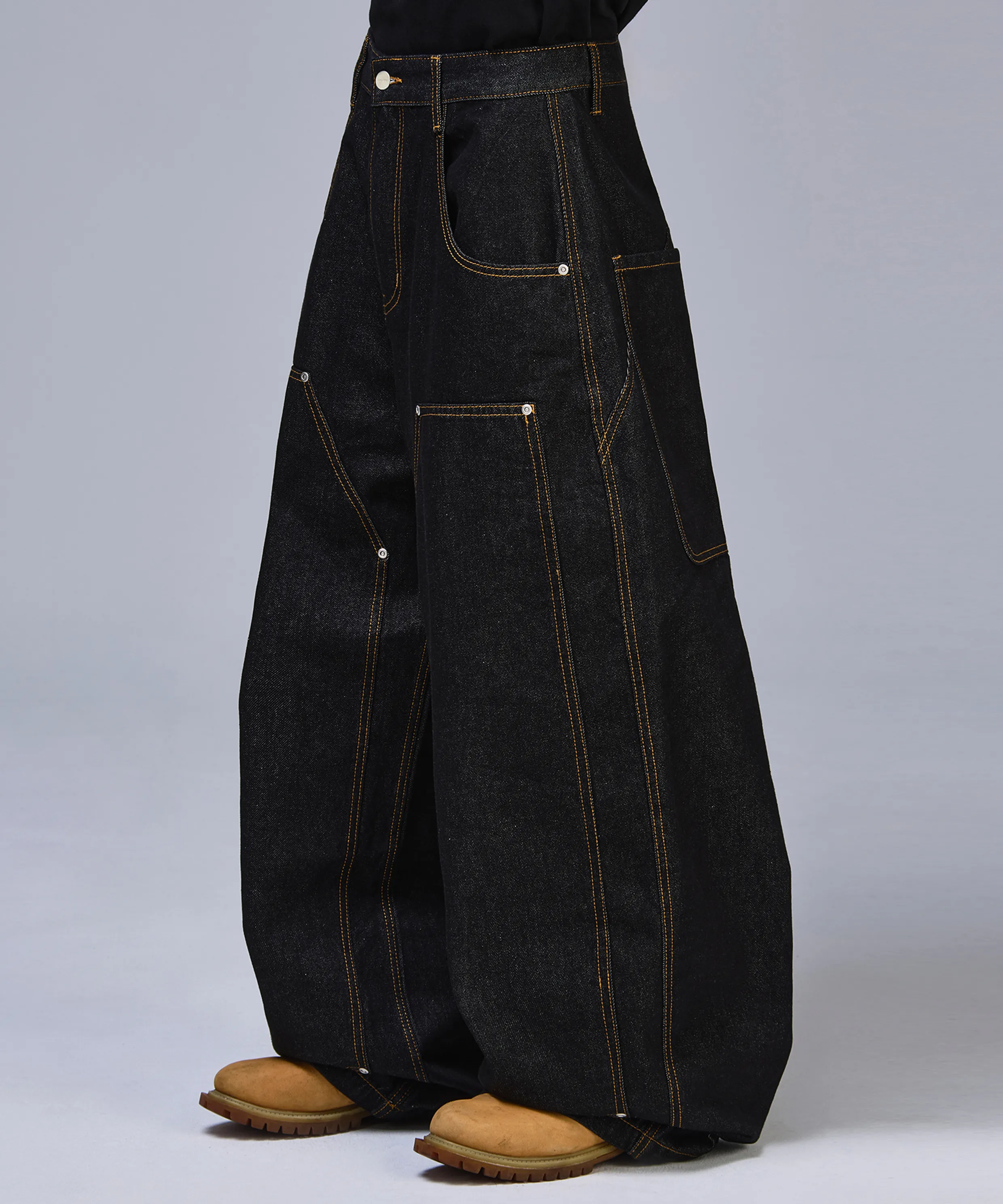 Back Logo Raw Dart Denim [Black]