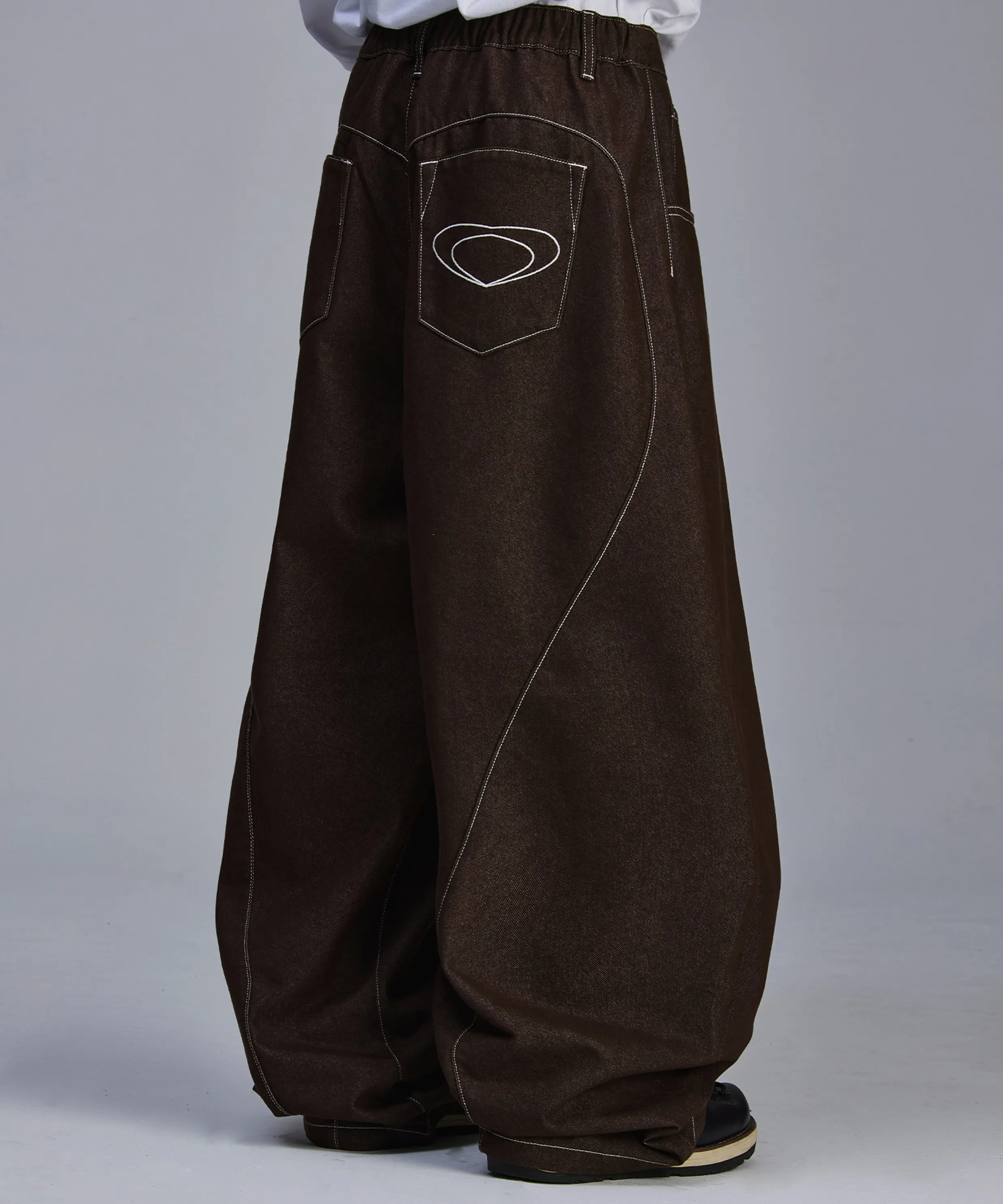 Back Logo Raw Dart Denim [Black]