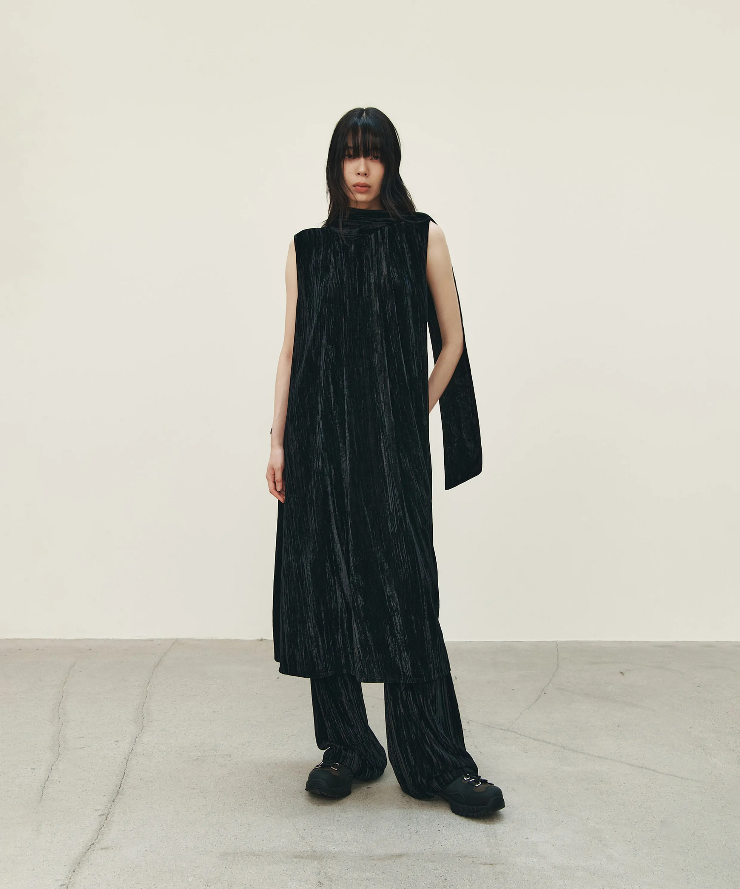 Bootcut Velvet Pleated Pants_Black 9105331106