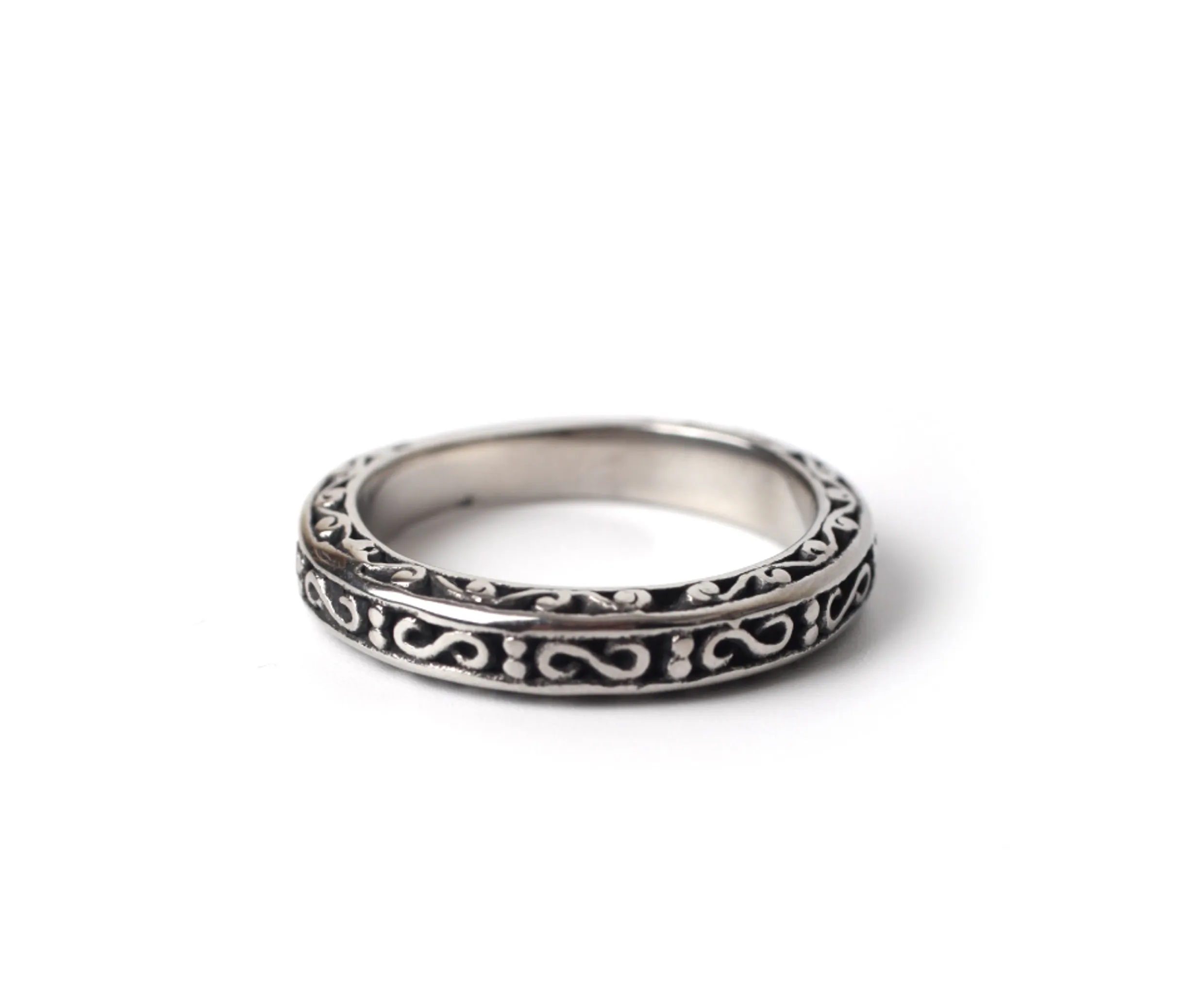 SBM016 Tie black open ring