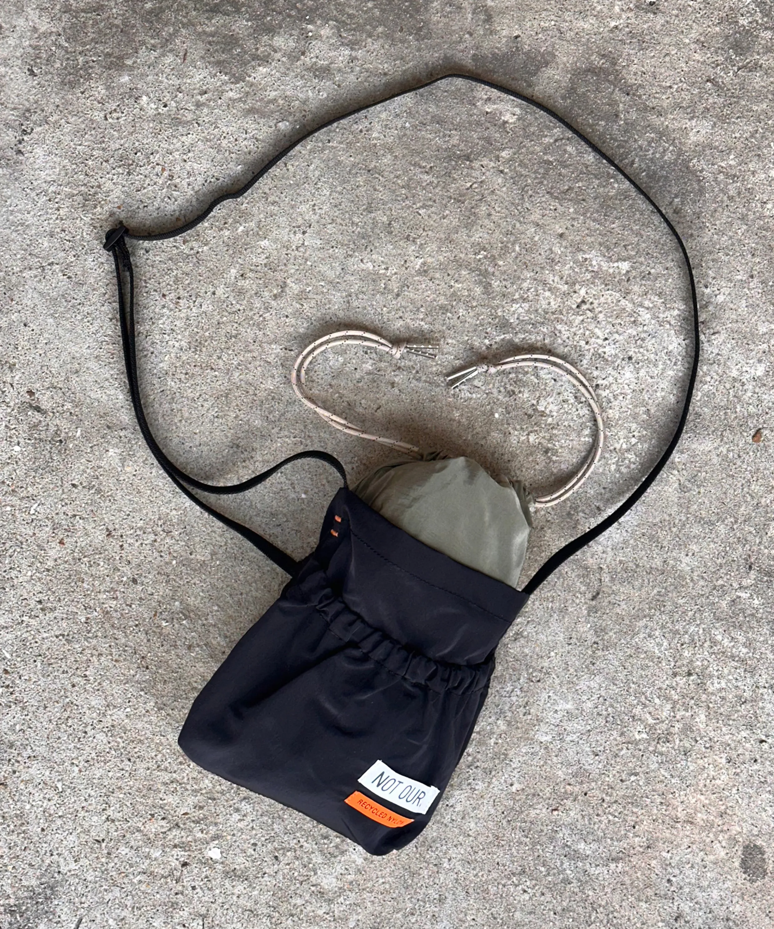 Hangout sacoche-Black/moss green